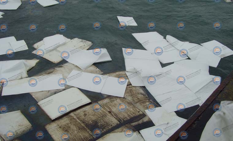 OIL SORBENT MAT