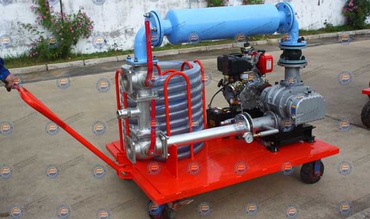 VACUUM (ROCK) OIL SKIMMER